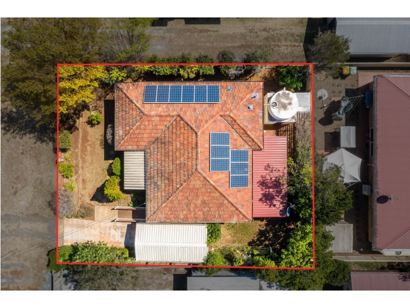 11 Jenkins Street, Newtown QLD 4350