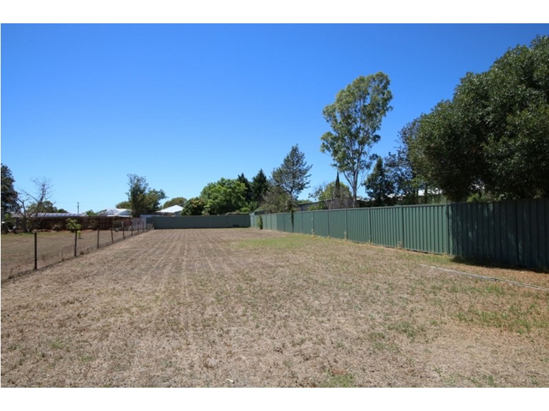 20 Ellis Street, Wilsonton QLD 4350