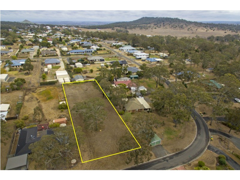 18 Highland Park Road, Meringandan West QLD 4352