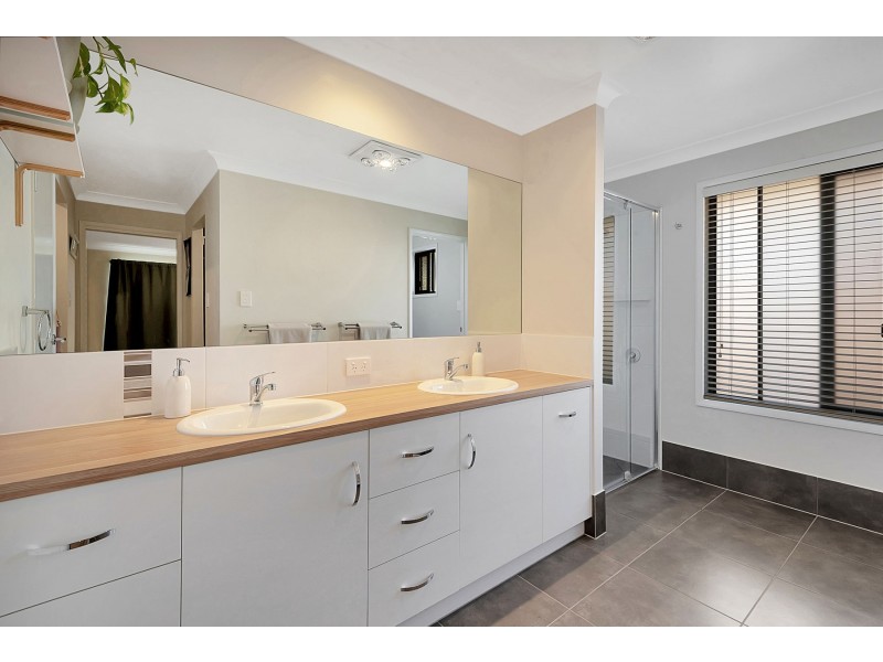 17 Sanctuary Drive, Cranley QLD 4350