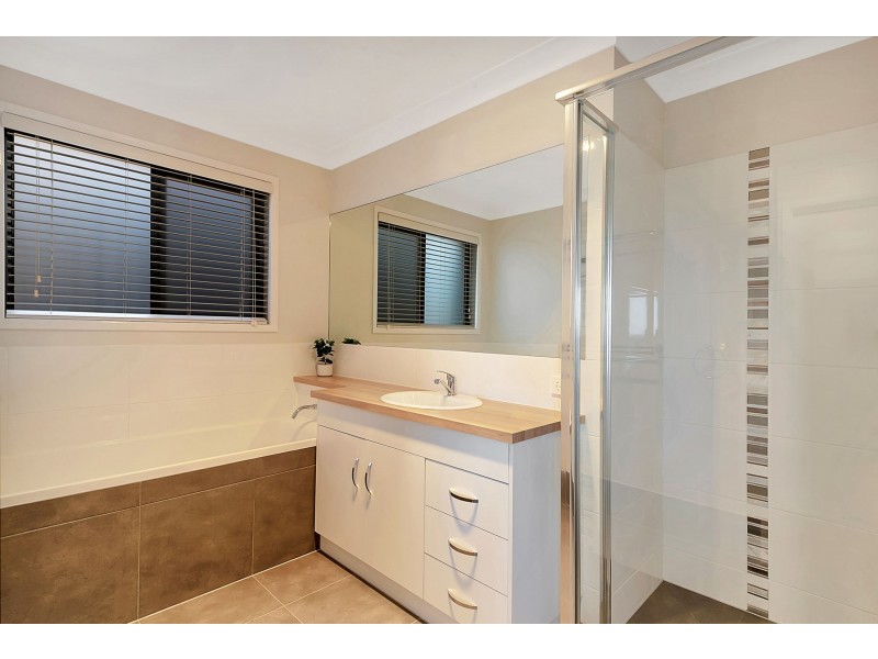 17 Sanctuary Drive, Cranley QLD 4350