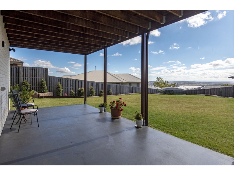 17 Sanctuary Drive, Cranley QLD 4350