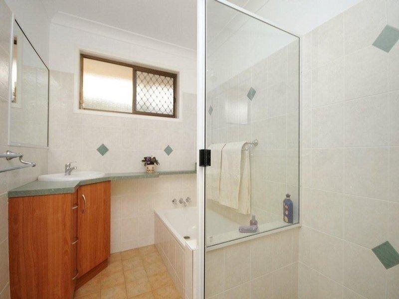 6 Azalea Court, Centenary Heights QLD 4350