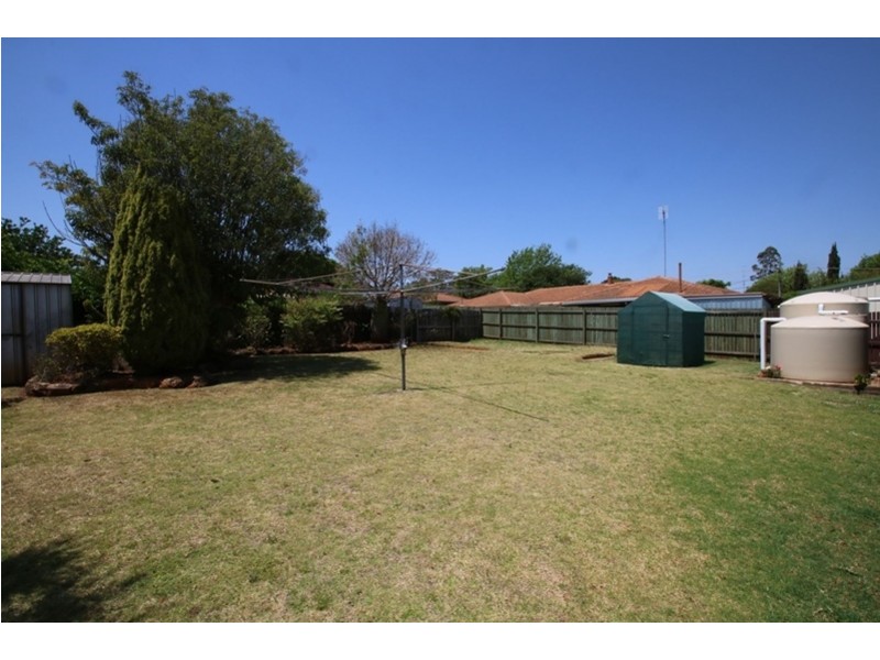 6 Azalea Court, Centenary Heights QLD 4350