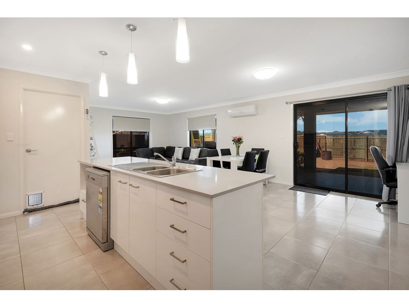 13 Wongalee Place, Cambooya QLD 4358