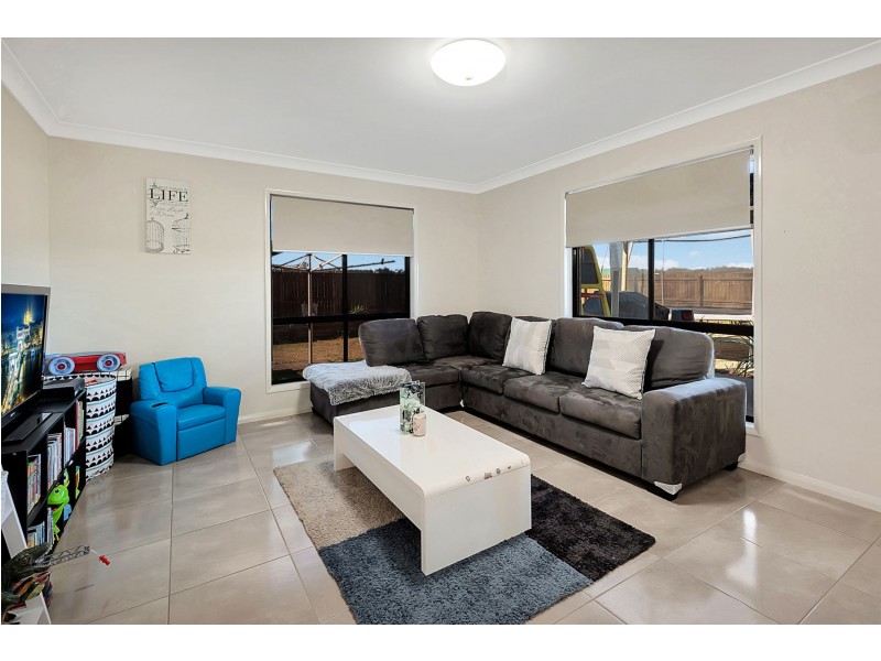 13 Wongalee Place, Cambooya QLD 4358