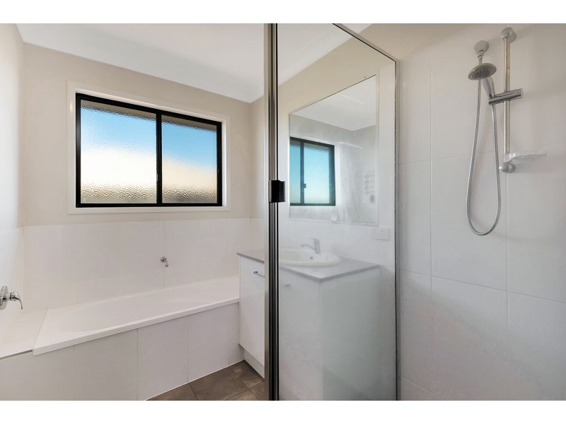 13 Wongalee Place, Cambooya QLD 4358