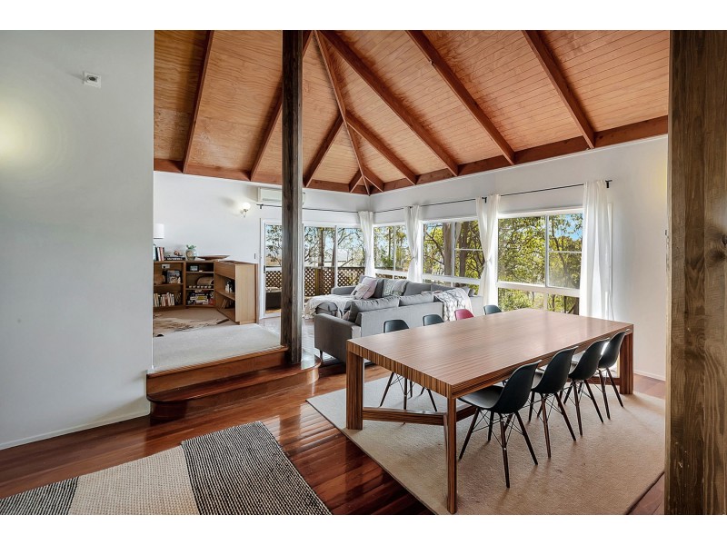 17 Harvey Street, Mount Lofty QLD 4350