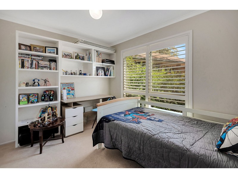 17 Harvey Street, Mount Lofty QLD 4350