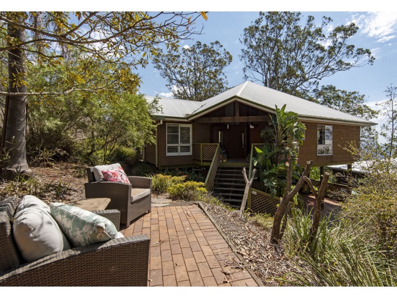 17 Harvey Street, Mount Lofty QLD 4350