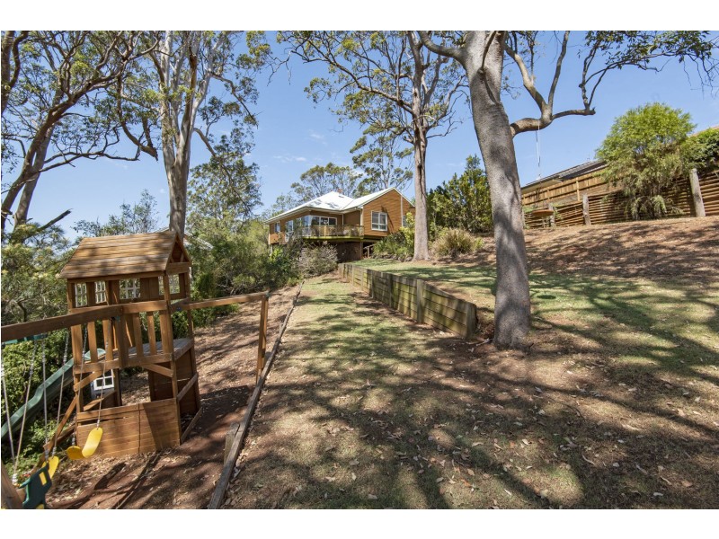 17 Harvey Street, Mount Lofty QLD 4350