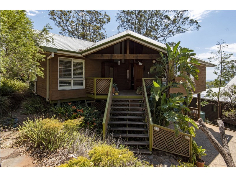 17 Harvey Street, Mount Lofty QLD 4350