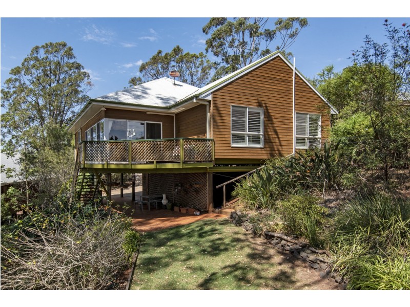 17 Harvey Street, Mount Lofty QLD 4350