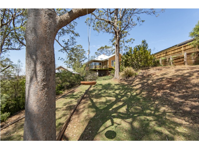 17 Harvey Street, Mount Lofty QLD 4350