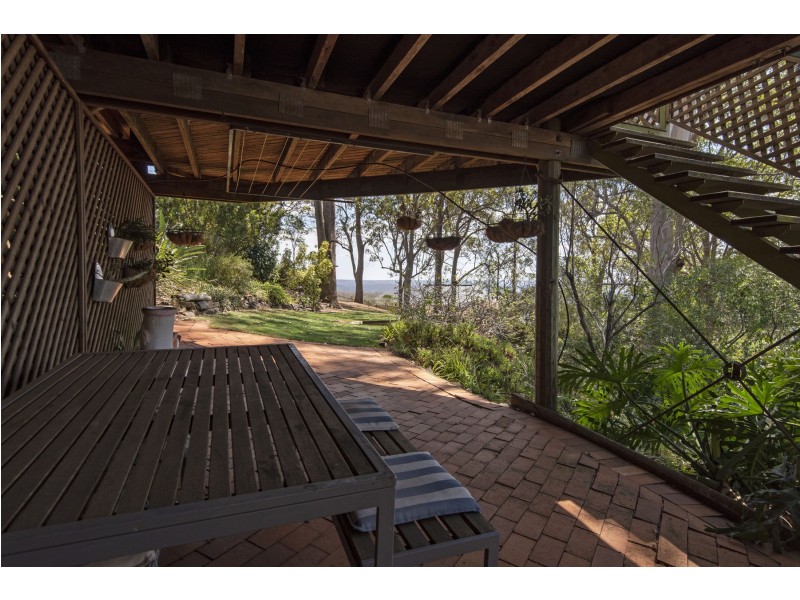 17 Harvey Street, Mount Lofty QLD 4350