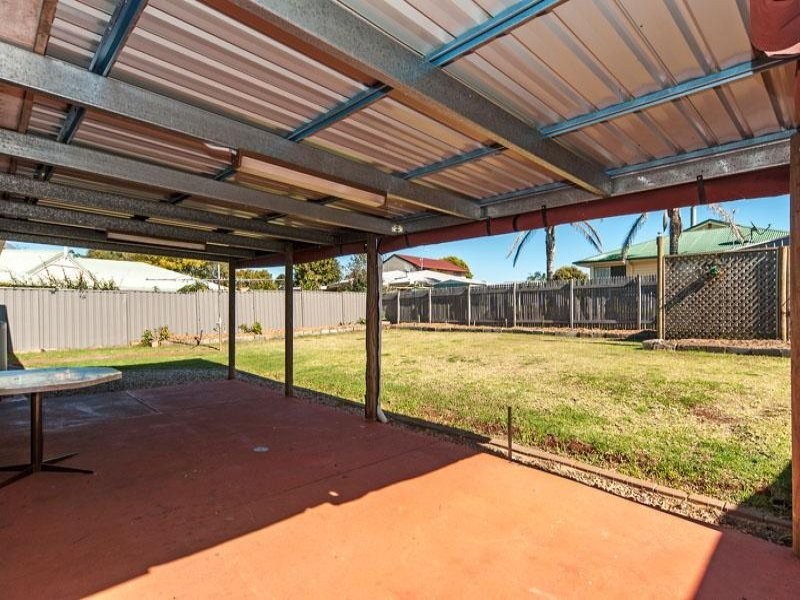 285 Greenwattle Street, Cranley QLD 4350