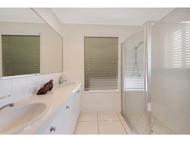 22 Hamzah Drive, Cotswold Hills QLD 4350