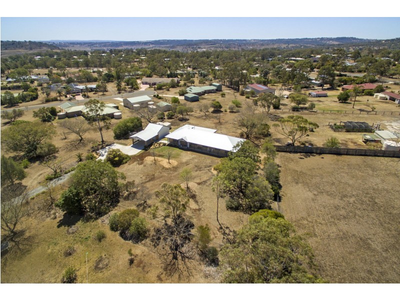 22 Hamzah Drive, Cotswold Hills QLD 4350