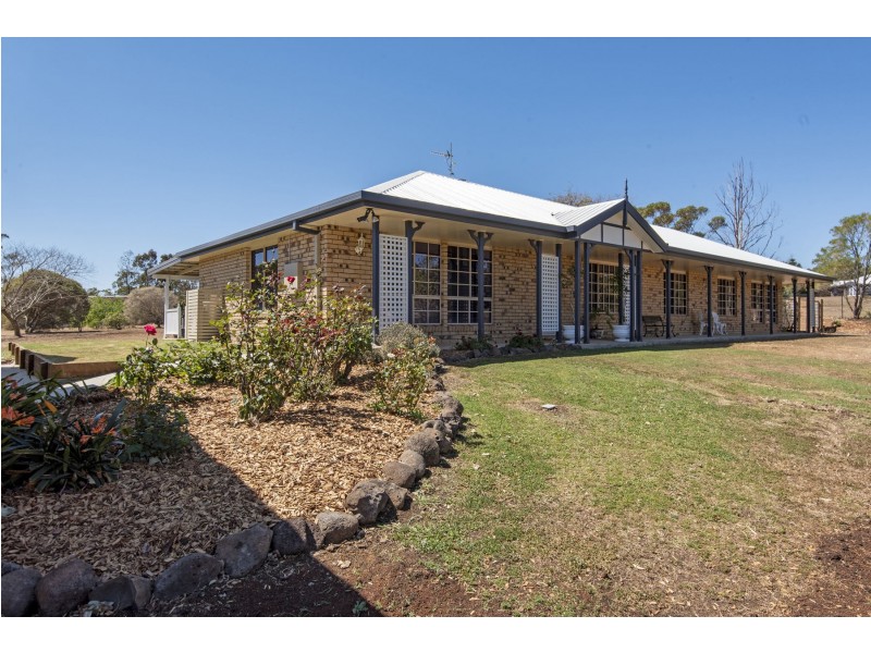 22 Hamzah Drive, Cotswold Hills QLD 4350