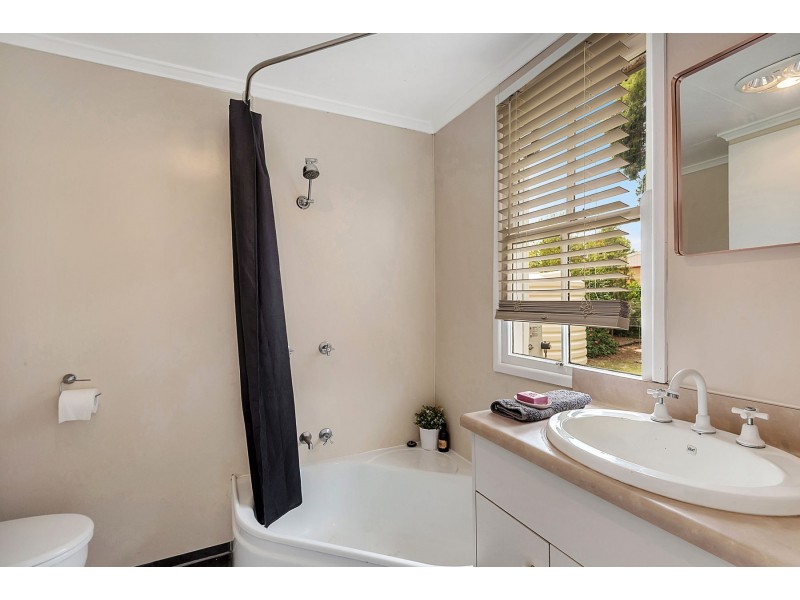 54 John Street, Goombungee QLD 4354