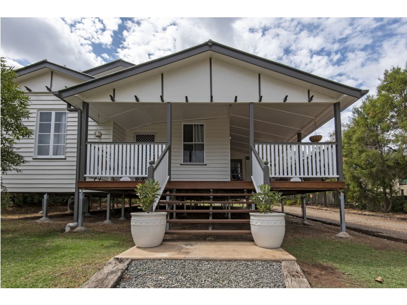 54 John Street, Goombungee QLD 4354