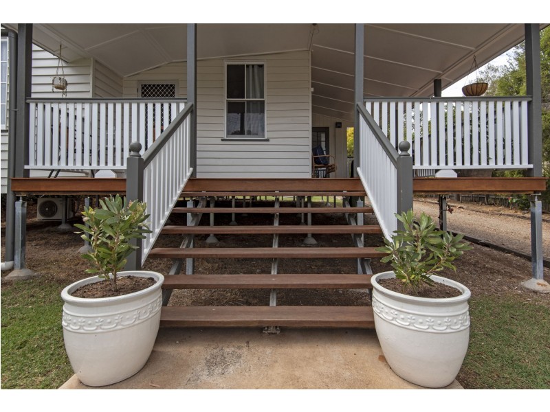 54 John Street, Goombungee QLD 4354