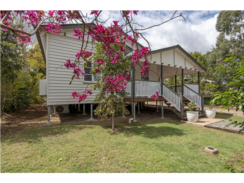 54 John Street, Goombungee QLD 4354