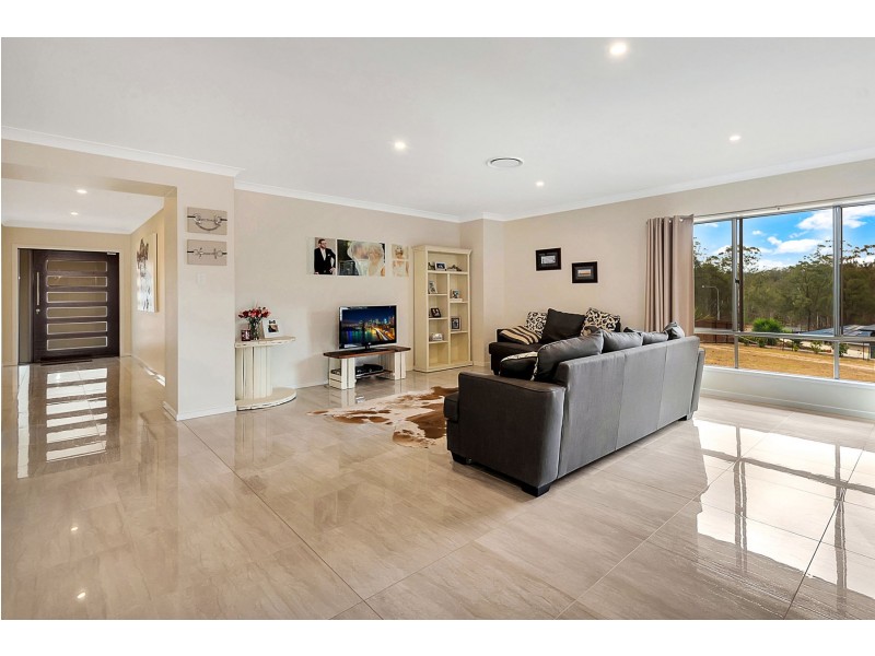12 Mary Drive, Murphys Creek QLD 4352
