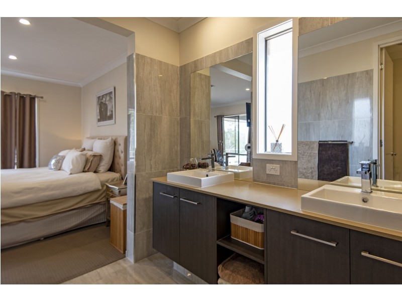 12 Mary Drive, Murphys Creek QLD 4352