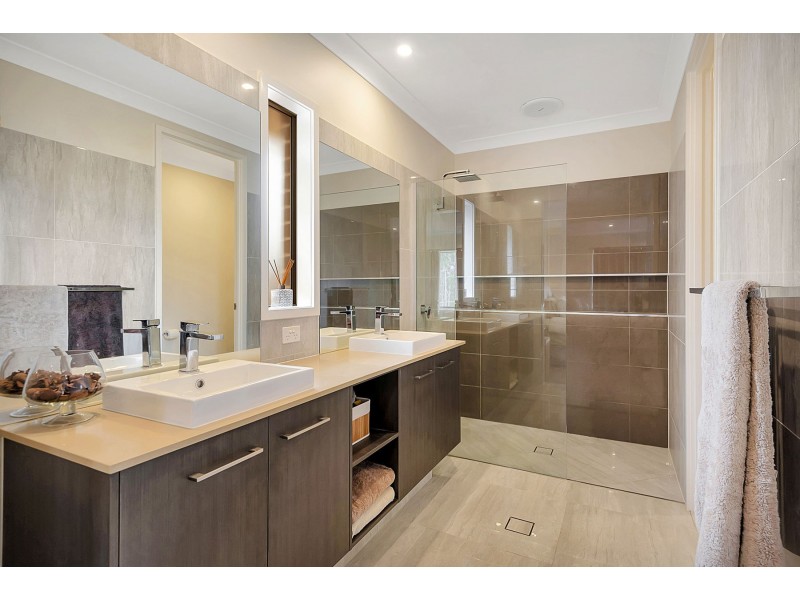 12 Mary Drive, Murphys Creek QLD 4352