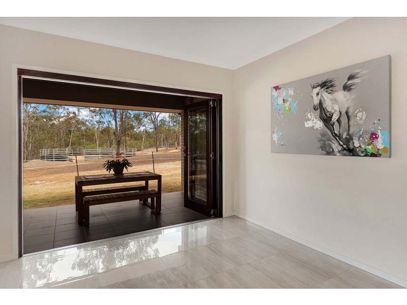 12 Mary Drive, Murphys Creek QLD 4352