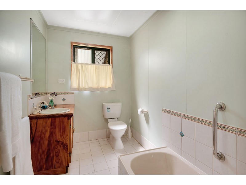 9 John Street, Cambooya QLD 4358