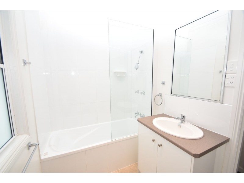 25 Yeates Street, Harlaxton QLD 4350