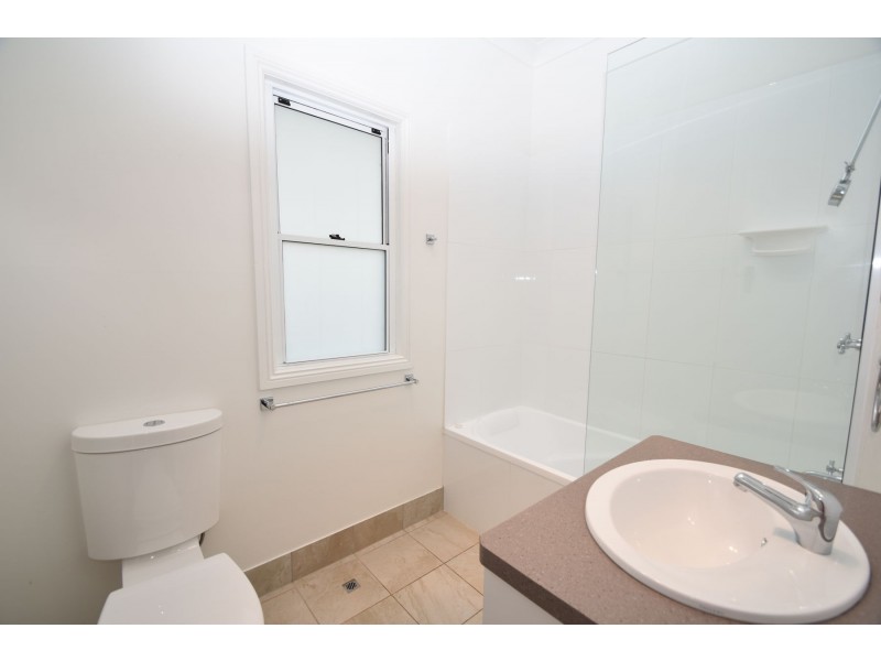 25 Yeates Street, Harlaxton QLD 4350