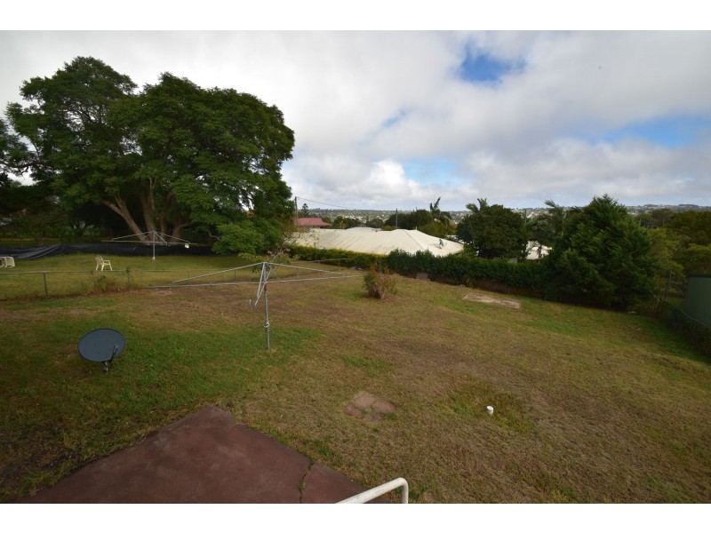 25 Yeates Street, Harlaxton QLD 4350