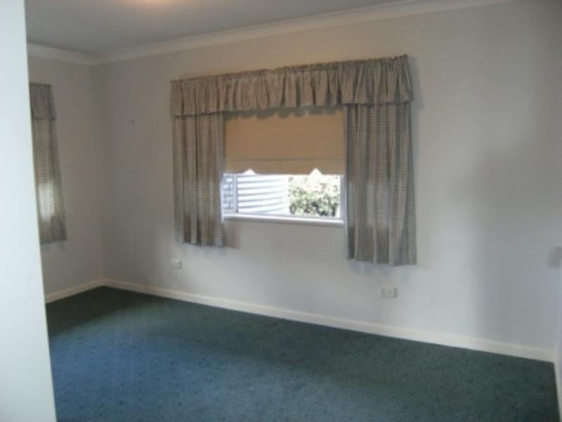 55 Martini Street, Mount Lofty QLD 4350