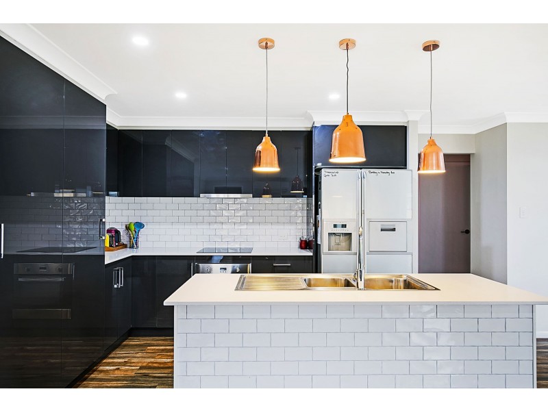 10 Magpie Drive, Cambooya QLD 4358