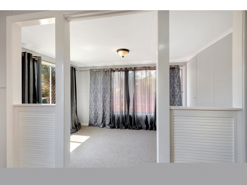 16 Erbacher Street, Centenary Heights QLD 4350