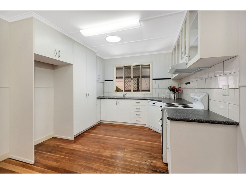 16 Erbacher Street, Centenary Heights QLD 4350