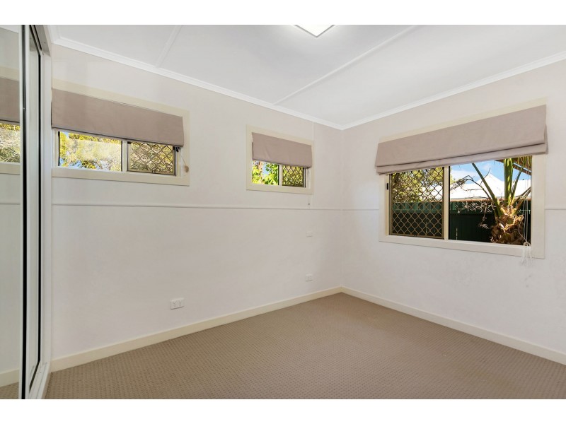16 Erbacher Street, Centenary Heights QLD 4350