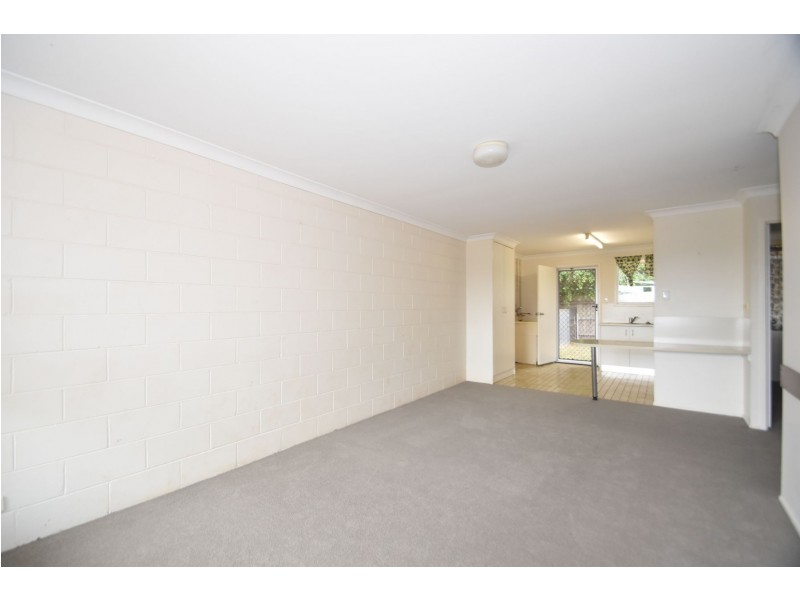 2/548 Greenwattle Street, Newtown QLD 4350