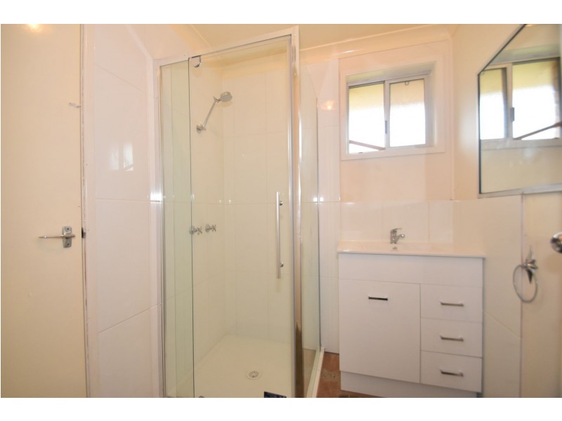 2/548 Greenwattle Street, Newtown QLD 4350