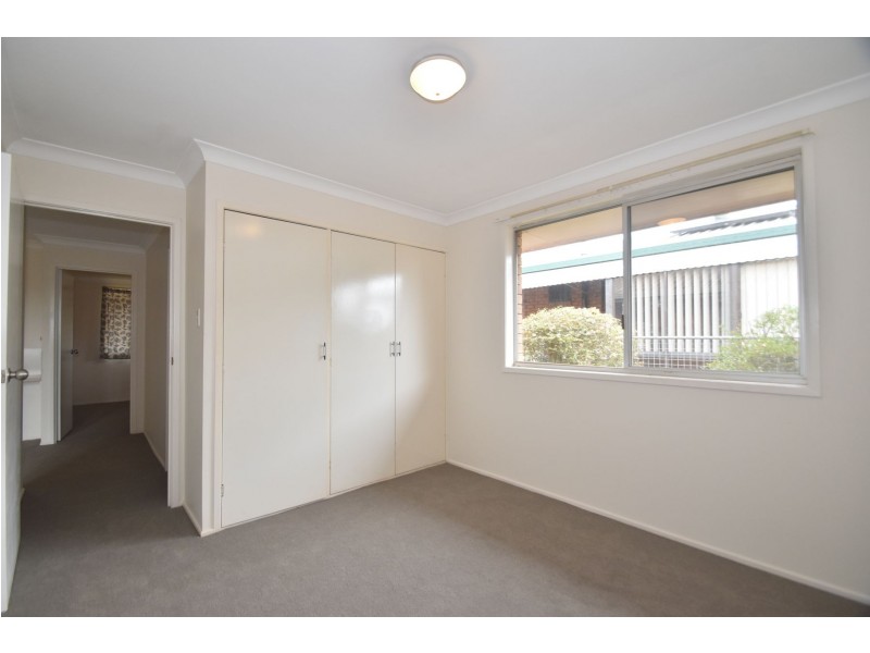 2/548 Greenwattle Street, Newtown QLD 4350