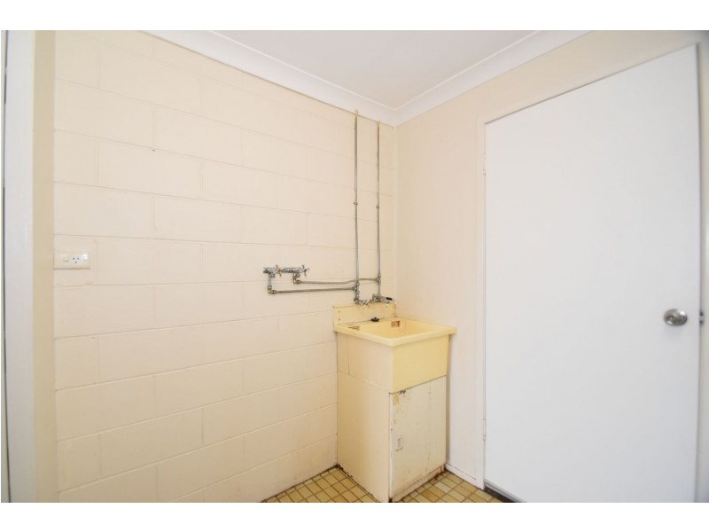 2/548 Greenwattle Street, Newtown QLD 4350