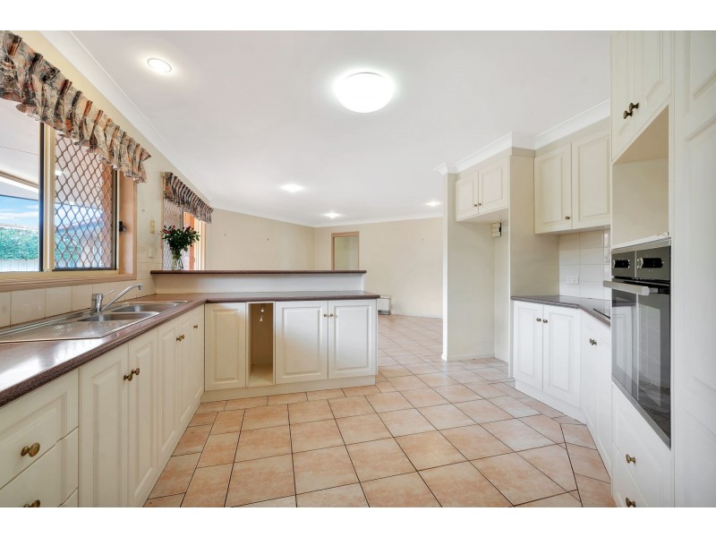 1 Mirage Court, Wilsonton QLD 4350