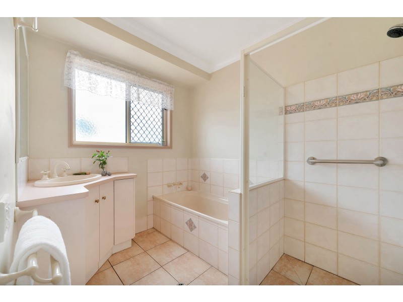 1 Mirage Court, Wilsonton QLD 4350
