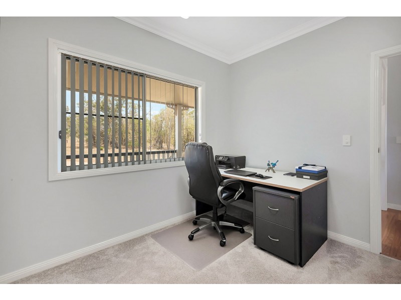 9 Pipit Court, Meringandan West QLD 4352