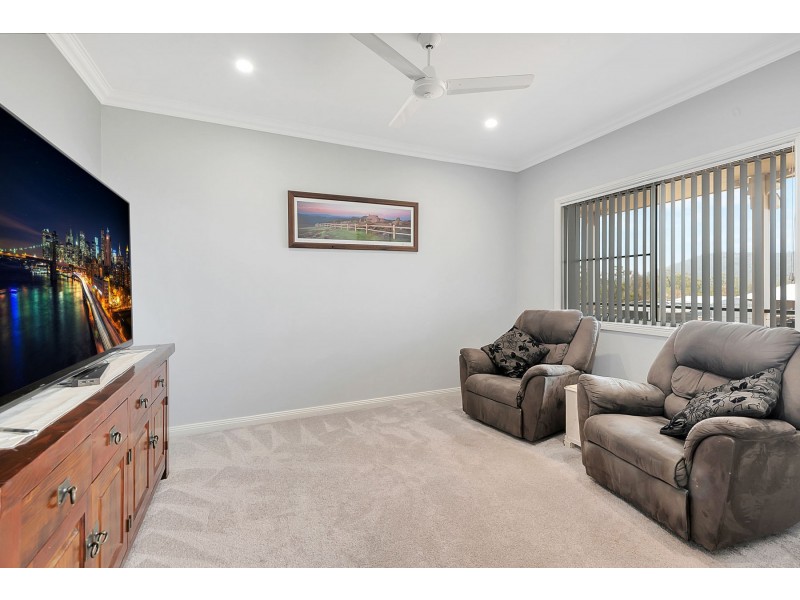 9 Pipit Court, Meringandan West QLD 4352