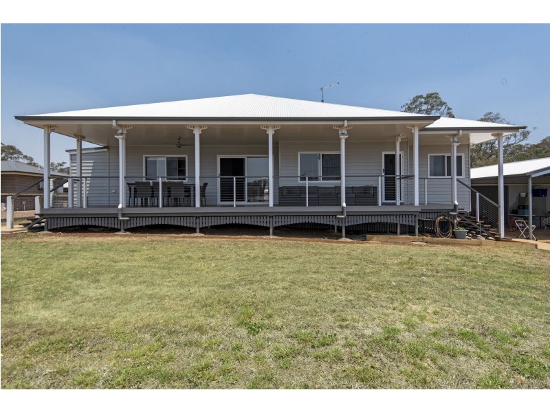 9 Pipit Court, Meringandan West QLD 4352