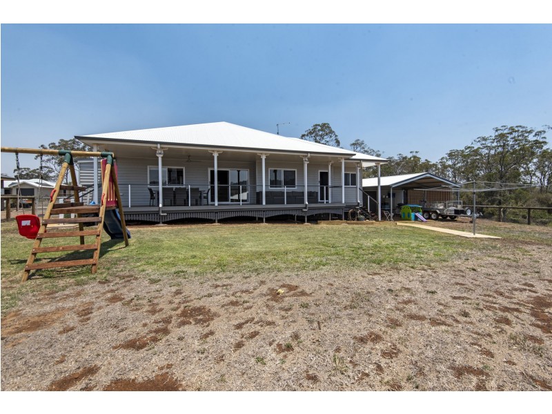 9 Pipit Court, Meringandan West QLD 4352